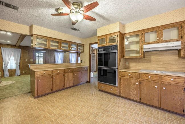 414 Giese Lane, Home with 4 bedrooms, 3 bathrooms and 2 parking in Warda TX | Image 8