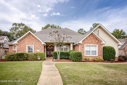 2119 Whitney Oaks Dr, Ocean Springs, MS, 39564-6060 | Card Image