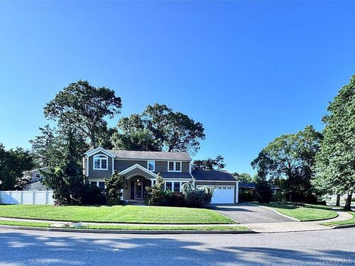 35 Moss Ln, Jericho, NY, 11753-1816 | Card Image