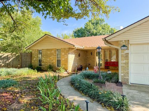 1719 High Meadows Dr, Norman, OK, 73071-7428 | Card Image