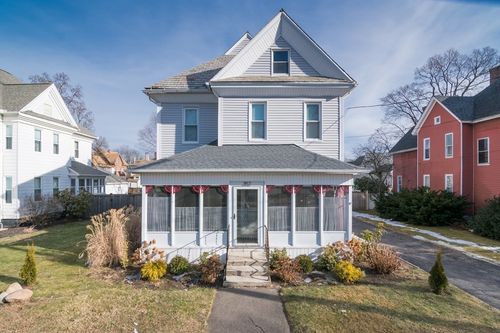 352 Pleasant St, Holyoke, MA, 01040 | Card Image