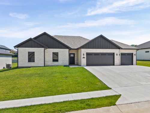 16618 Klinton Dr, Boonville, MO, 65233-3580 | Card Image