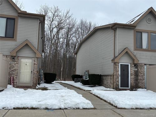15-50413 Bay Run S, Chesterfield, MI, 48047-4676 | Card Image