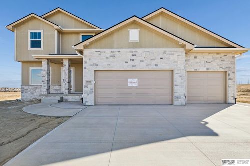 18055 Sycamore Dr, Gretna, NE, 68028-7063 | Card Image