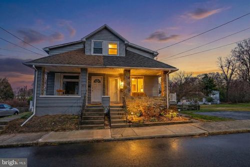 309 Delong Ave, EMMAUS, PA, 18049-3509 | Card Image