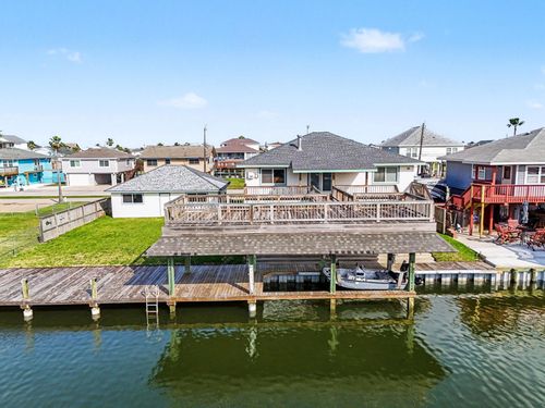 557 Pompano St, Hitchcock, TX, 77563-2619 | Card Image