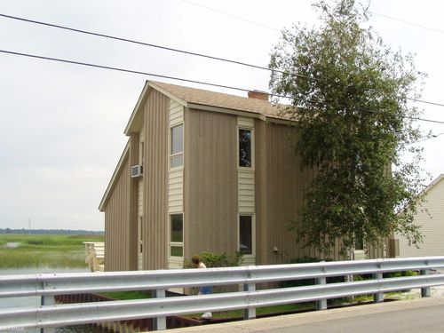 7887 Anchor Bay Dr, Clay, MI, 48001-3039 | Card Image