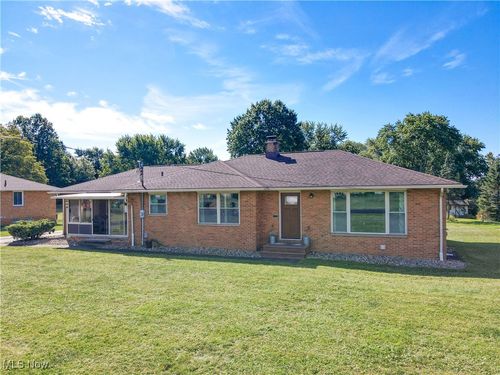 444 Ridgeview Dr, Seven Hills, OH, 44131-5624 | Card Image