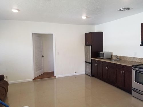 b-703 Nw 6th St, Hallandale Beach, FL, 33009-3207 | Card Image