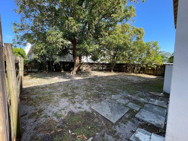 3 Sw 7 Th Ave, House other with 6 bedrooms, 2 bathrooms and null parking in Dania Beach FL | Image 4