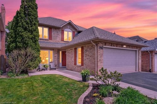 799 Hawkins Cres, Burlington, ON, L7S2C2 | Card Image