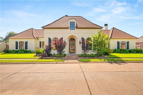 6039 Stonegate Dr, Alexandria, LA, 71303-2186 | Card Image