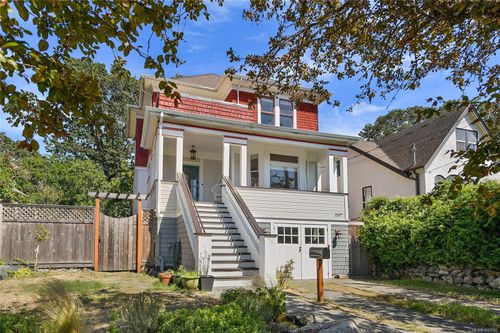 1597 Monterey Ave, Victoria, BC, V8R5V3 | Card Image