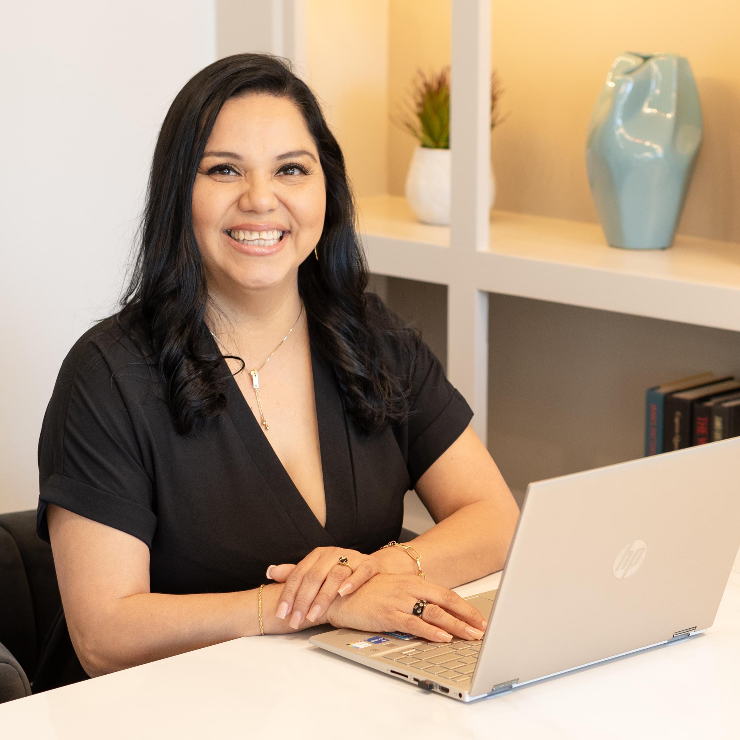 Karla Zelaya - De La Rosa