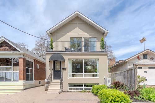 2 Ostend Ave, Toronto, ON, M6S1L4 | Card Image