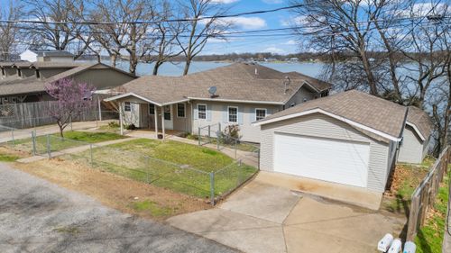 1014 Red Bud Dr, Grove, OK, 74344-3602 | Card Image