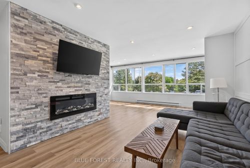 202-600 Grenfell Dr, London, ON, N5X2R8 | Card Image
