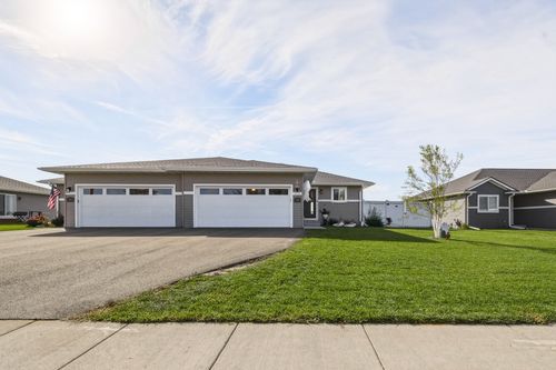210 E Randall Rd, Fall Creek, WI, 54742-9613 | Card Image