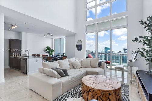 5506-950 Brickell Bay Dr, Miami, FL, 33131-3965 | Card Image