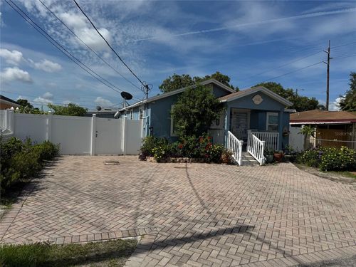 3322 W Saint Joseph St, Tampa, FL, 33607-2148 | Card Image