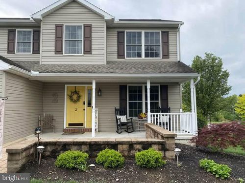 2 Dragonfly Ct, MYERSTOWN, PA, 17067-3119 | Card Image