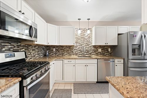 3 Sandpiper Dr, Parlin, NJ, 08859-2144 | Card Image