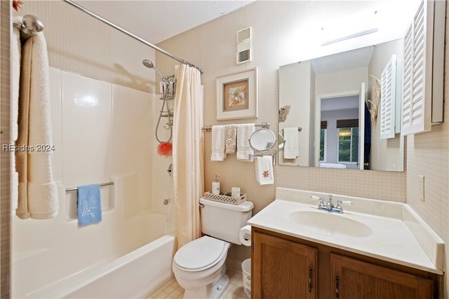 APT-1323 - 239 Beach City Rd, Condo with 2 bedrooms, 2 bathrooms and null parking in Hilton Head Island SC | Image 25