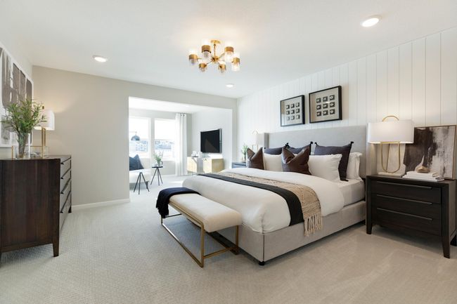 Owner's suite with sitting room | Image 19