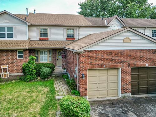 9 Hedge Lawn Dr, Grimsby, ON, L3M5G9 | Card Image