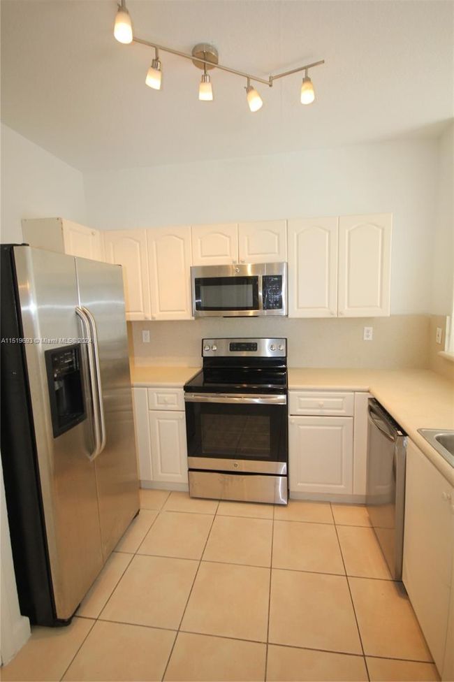 UNIT-102 - 1660 Se 29 Th St, Condo with 3 bedrooms, 2 bathrooms and null parking in Homestead FL | Image 5