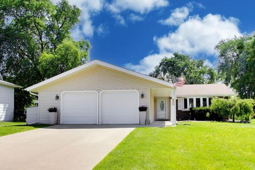 1113 W Weathersfield Way, Schaumburg, IL, 60193-2651 | Card Image