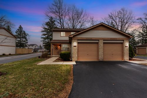 35409 Pheasant Ln, Westland, MI, 48185-6690 | Card Image