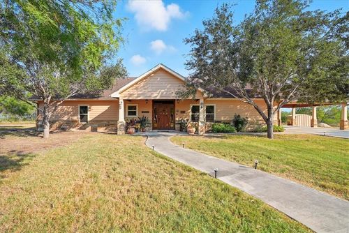 130 County Road 102, George West, TX, 78022-3975 | Card Image