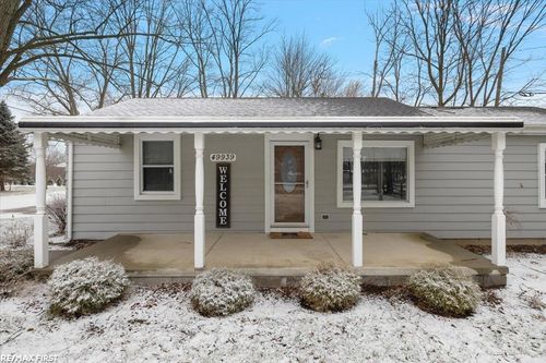 49939 Fairchild Rd, Chesterfield, MI, 48051-2460 | Card Image