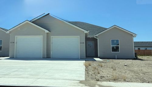 1228 Fountain Dr, Salina, KS, 67401-7023 | Card Image