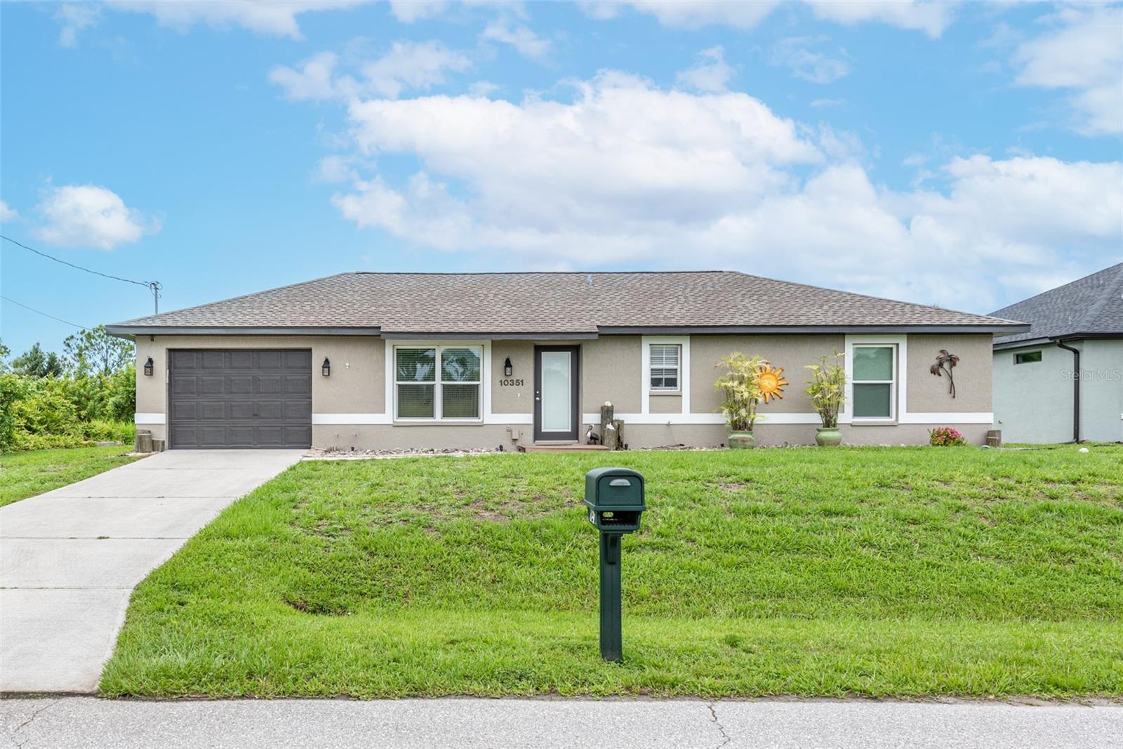 Waterford Ave, Englewood, FL 34224