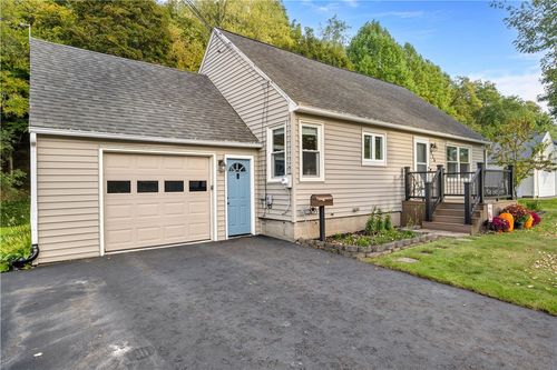 226 Charlotte St, Newark, NY, 14513-2129 | Card Image