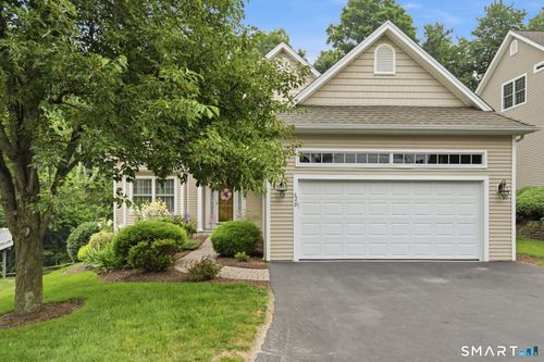 28 Rushbrooke Ln, Shelton, CT, 06484-6154 | Card Image