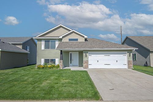 1051 Yellowstone Ave, Saint Cloud, MN, 56303-1235 | Card Image