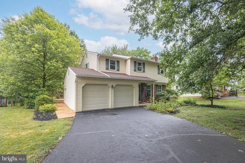 327 Thistle Ln, PERKASIE, PA, 18944-2469 | Card Image