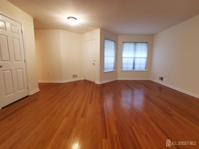 4 Stewart Ct, Townhouse with 3 bedrooms, 3 bathrooms and null parking in Old Bridge NJ | Image 4