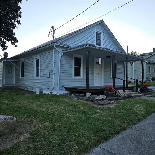 124 Mount Air Rd, New Castle, PA, 16102-2310 | Card Image