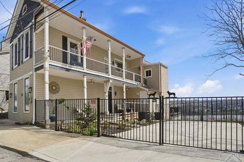 1221 Martin Dr, Cincinnati, OH, 45202-1737 | Card Image