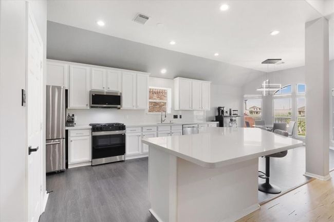 14 Mira Loma Dr, House other with 3 bedrooms, 2 bathrooms and 2 parking in Manvel TX | Image 7