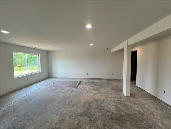 7608 Country Creek Ln, House other with 5 bedrooms, 3 bathrooms and null parking in Cedar Rapids IA | Image 14