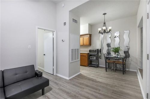 apt-316-3316 Guadalupe St, Austin, TX, 78705-2339 | Card Image