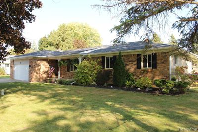 2116 Old Hickory Boulevard, Home with 4 bedrooms, 2 bathrooms and null parking in Davison Twp MI | Image 1