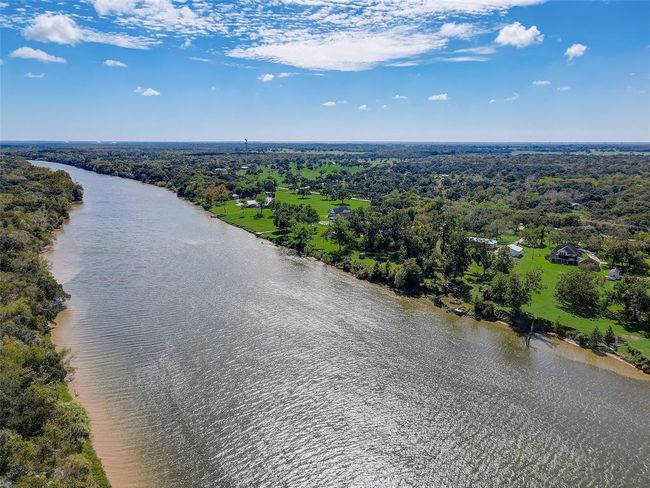 4306 Brazos River Rd, House other with 4 bedrooms, 4 bathrooms and 2 parking in Freeport TX | Image 4