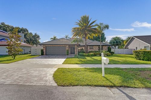 800 Blue Ridge Way, Davie, FL, 33325-6361 | Card Image
