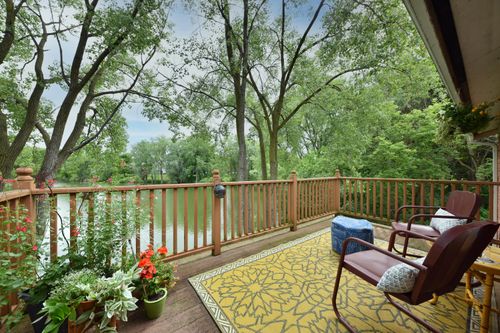 502 Laurel Lake Rd, Thiensville, WI, 53092-1249 | Card Image